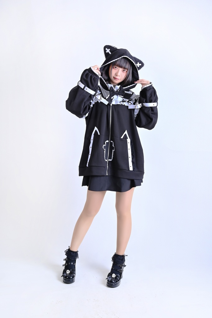 Jillpunkアニメ界隈 地雷系 水色系統 エンジェル猫ちゃん 派手カワ リボン ラインストーン 蝶ネクタイ付き 肩出し フリル ゆったり 猫耳長袖パーカー フード付きジャケット 美少女 オリジナル 天使可愛い おしゃれ ファッション 原宿系