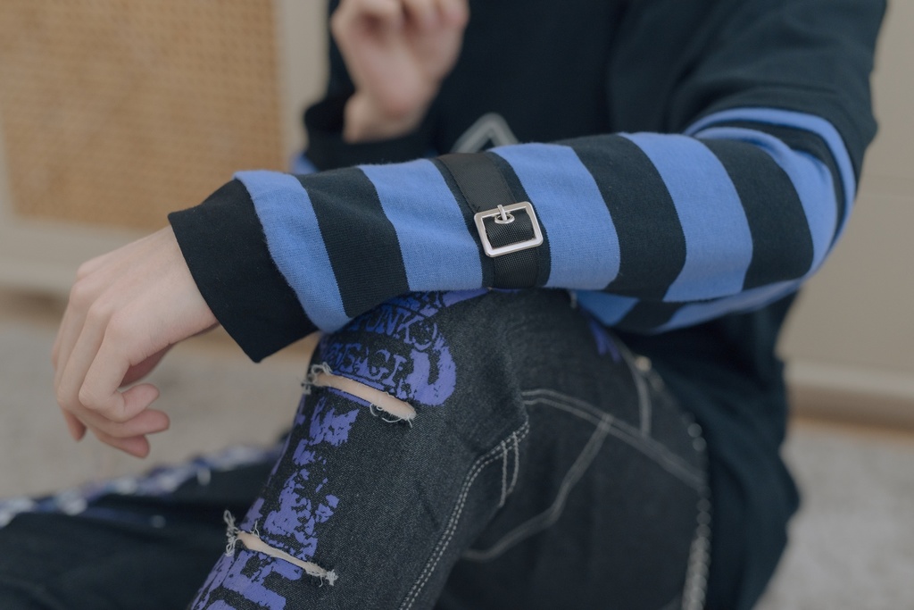 Jillpunk 復刻版 パンクロック Y2K エモい ボーダー柄 着回し利く 1/4ジップ クロスチャーム 漁網メッシュアームカバー付き 長袖ゆったり カットソーTシャツ オリジナル メンズ レディー おしゃれ男女兼用ファッション