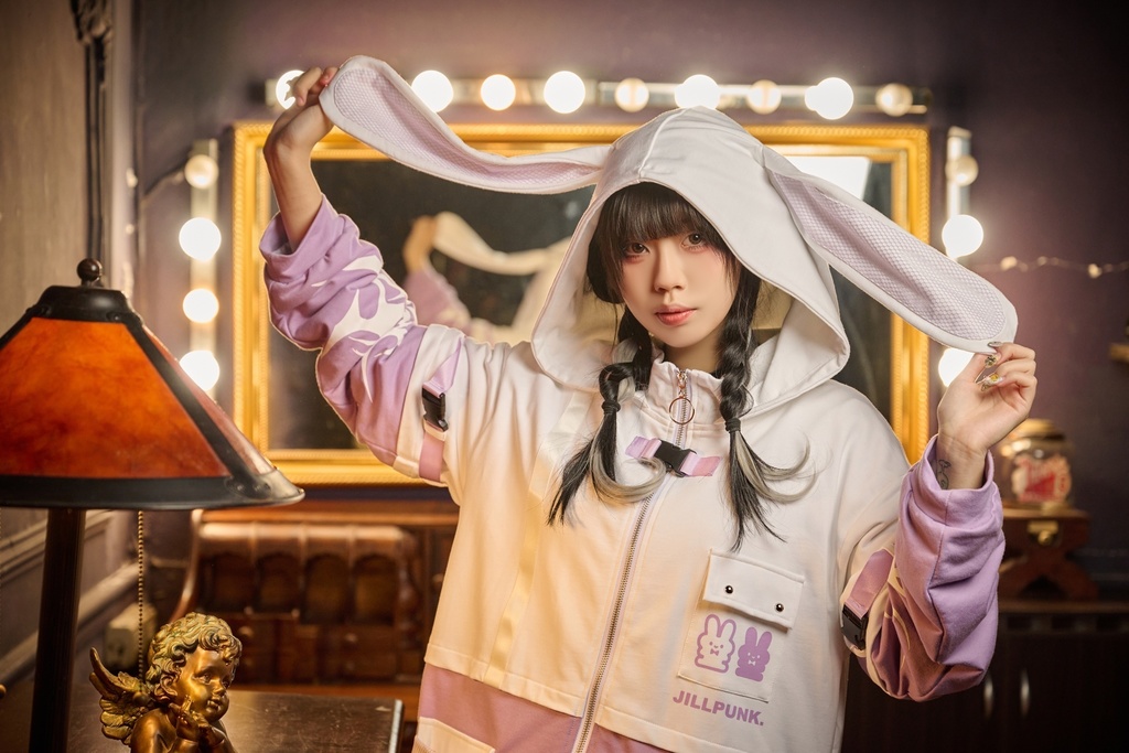 Jillpunk 20周年限定 お宅 アニメ界隈 台湾画師空罐王コラボ ワークスペック 重ね着風 ゆったり 兎耳パーカー メッシュカーゴポケット フード付きジャケット オリジナルメンズ レディー おしゃれ 男女兼用ファッション秋葉系