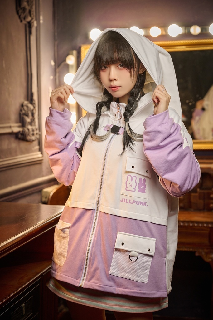 Jillpunk 20周年限定 お宅 アニメ界隈 台湾画師空罐王コラボ ワークスペック 重ね着風 ゆったり 兎耳パーカー メッシュカーゴポケット フード付きジャケット オリジナルメンズ レディー おしゃれ 男女兼用ファッション秋葉系