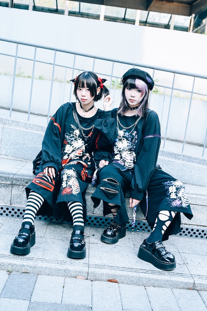 Jillpunk和風モード 甦生彼岸花 浪人侍 ドレープ袴 ゆるい カプリ ファスナー付き ワイド 七分丈バギー 剣道パンツ プリーツロング丈ズボン オリジナルパンク メンズ レディース V系 秋葉系 おしゃれ ストリート