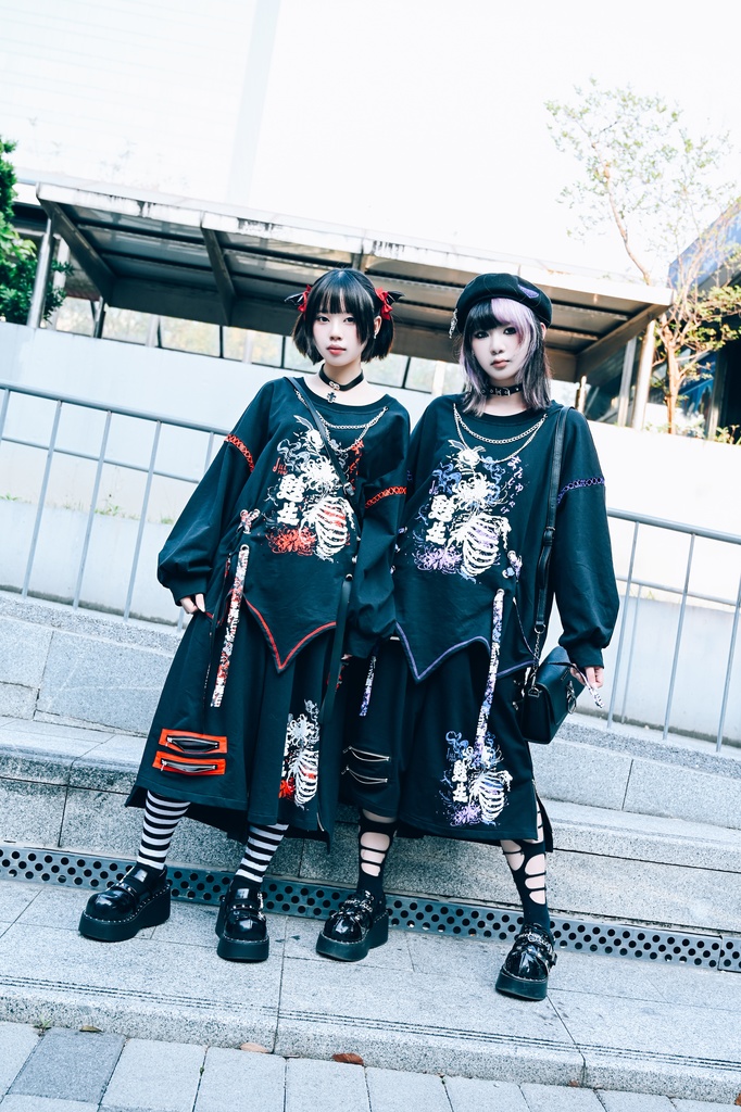 Jillpunk和風モード 甦生彼岸花 浪人侍 ドレープ袴 ゆるい カプリ ファスナー付き ワイド 七分丈バギー 剣道パンツ プリーツロング丈ズボン オリジナルパンク メンズ レディース V系 秋葉系 おしゃれ ストリート