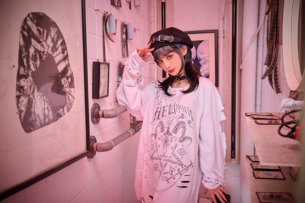 Jillpunk ヘヴィメタル パンクロック 罪悪の讃歌 バフォメット ダメージ加工 漸層グラデ アシンメトリー 長袖Tシャツ カットソー オリジナル メンズ レディーズ クール おしゃれ男女兼用