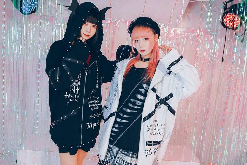 Jillpunk ダークアニメ風 ヘヴィメタル パンクロック 骸骨聖約 メタルパーツ 鎖チェーン付き 悪魔羽パーカー フード付きジャケット オリジナル メンズ レディーズ クール おしゃれ男女兼用カッコいい ファッション