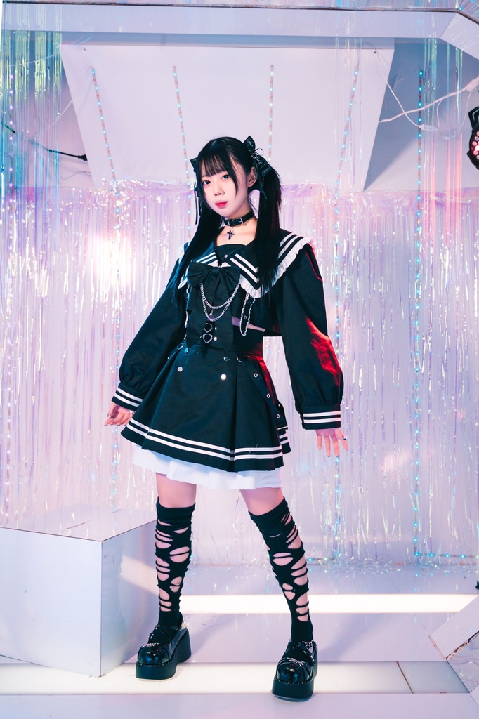Jillpunk プレッピー ダークガーリー 地雷系 量産型 和洋折衷 ナイトメアスィート 蝶ネクタイ付き ショート丈学院セーラー服 ハイウェストスカート JK制服セット2点 オリジナル レディース 和洋ミックス カッコいい おしゃれ サブカル