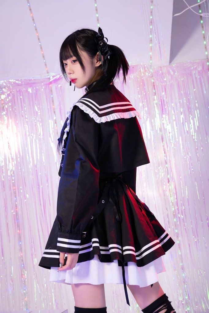Jillpunk プレッピー ダークガーリー 地雷系 量産型 和洋折衷 ナイトメアスィート 蝶ネクタイ付き ショート丈学院セーラー服 ハイウェストスカート JK制服セット2点 オリジナル レディース 和洋ミックス カッコいい おしゃれ サブカル