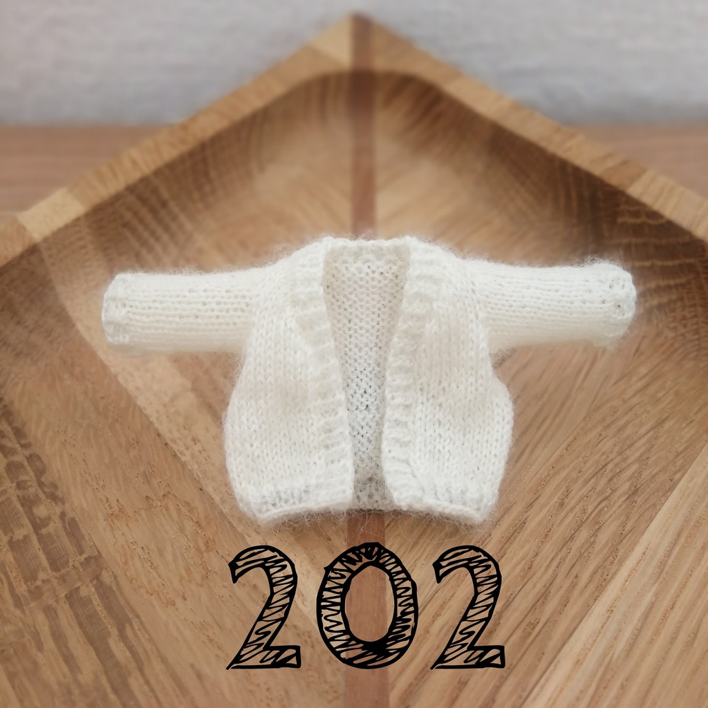 【白色】ボタンレスカーディガン