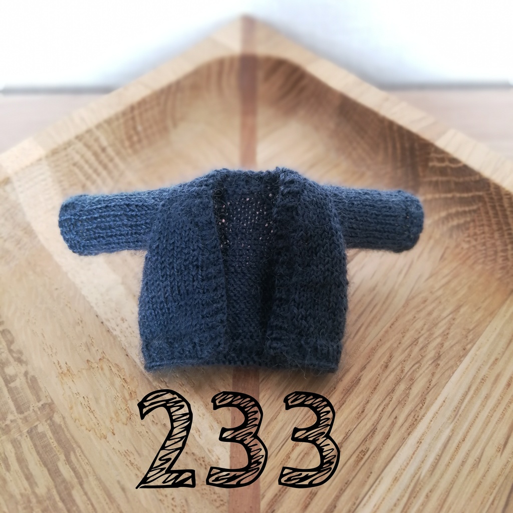 【灰色】ボタンレスカーディガン