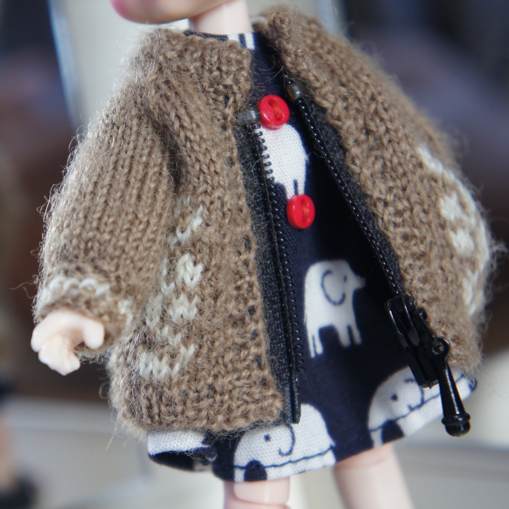 【即納品】襟なし・ファスナー 白色 トリ柄 カウチンジャケット