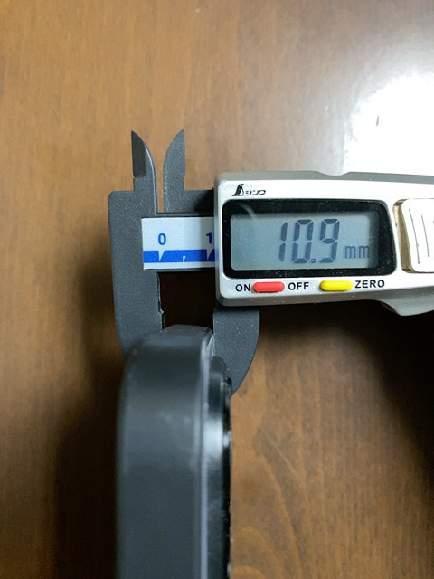 iPhone14Proのフロントカメラ用 "カバー" の 3Dデータ販売 (stlファイル)★Selling 3D data (STL file) for an iPhone 14 Pro front camera "cover" (。•̀◡•́)✧