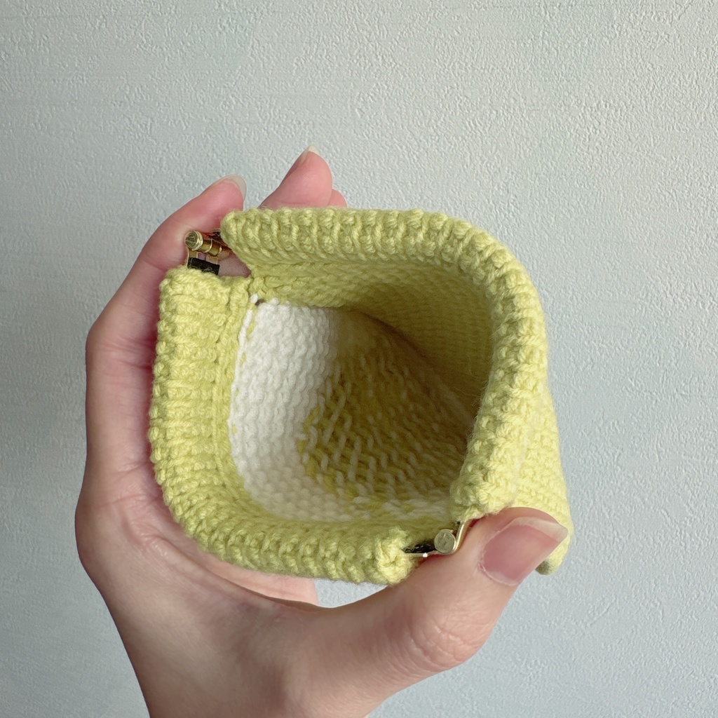 💚美子さんモチーフ アフガン編みばねポーチ(緑ラカラー)