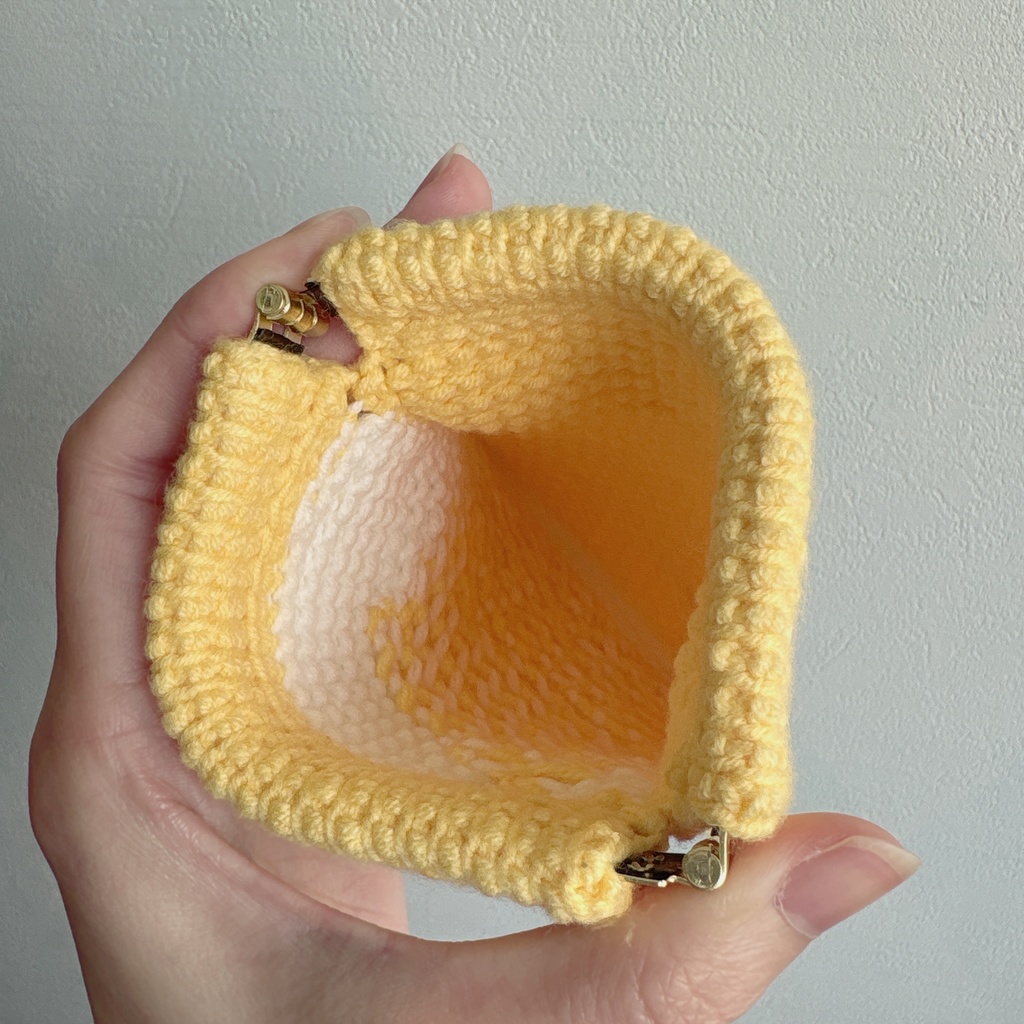 💛美子さんモチーフ アフガン編みばねポーチ(黄ラカラー)