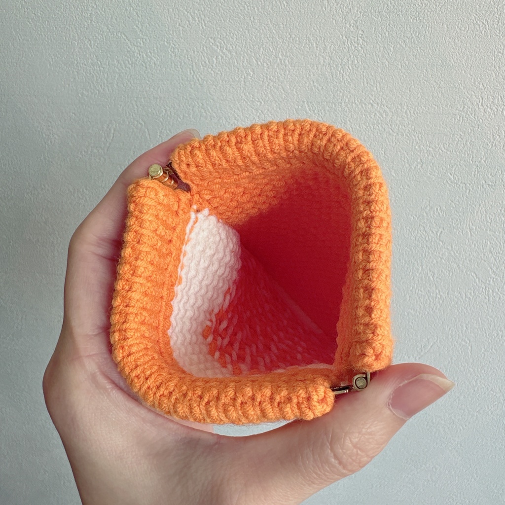 🧡 美子さんモチーフ アフガン編みばねポーチ(橙ラカラー)