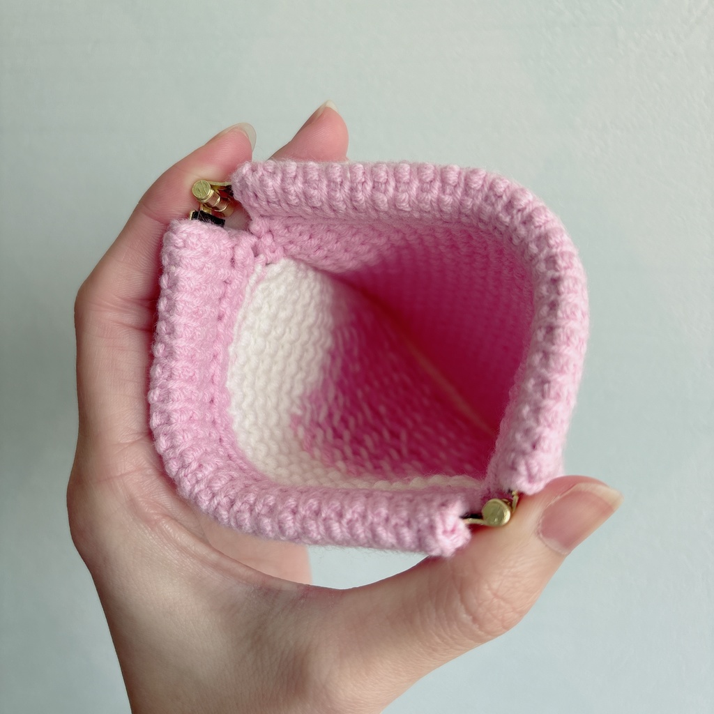 🩷美子さんモチーフ アフガン編みばねポーチ(優しめフットバカラー)