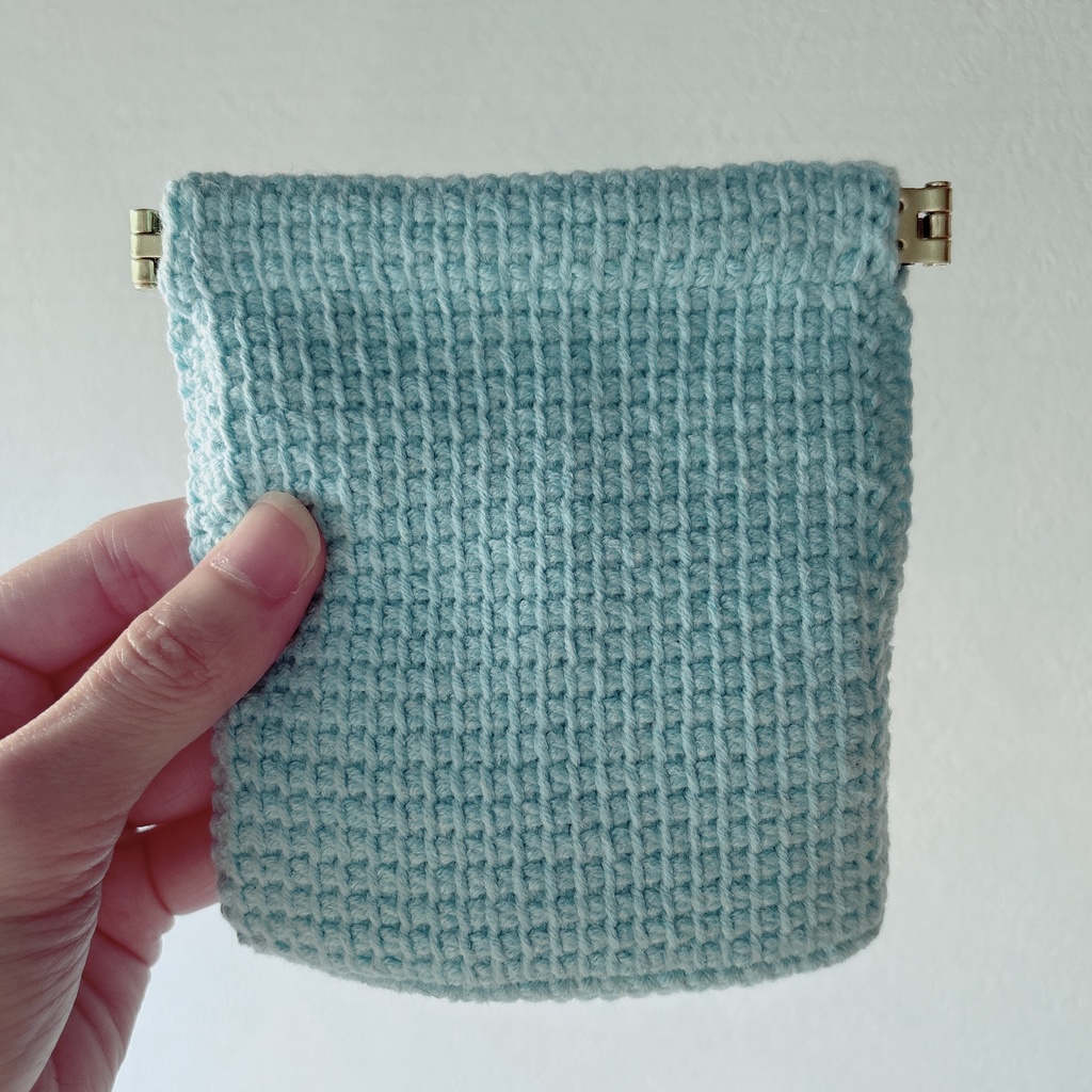 🩵美子さんモチーフ アフガン編みばねポーチ(青ラカラー)