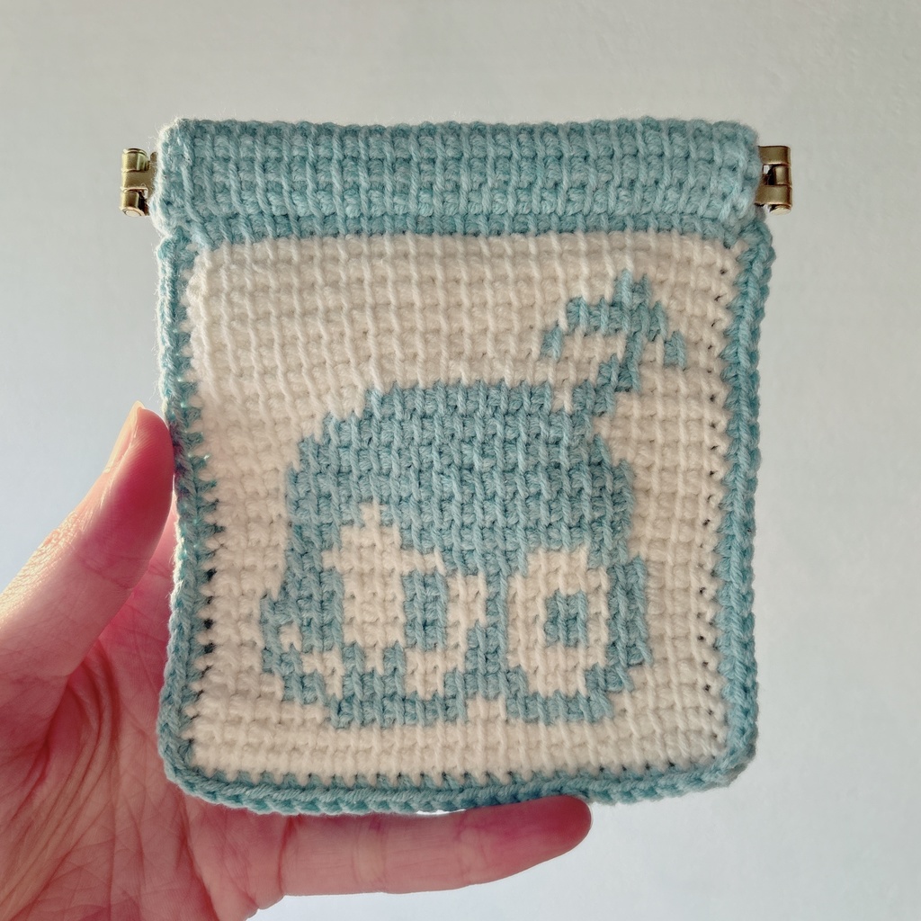 🩵美子さんモチーフ アフガン編みばねポーチ（青ラカラー）