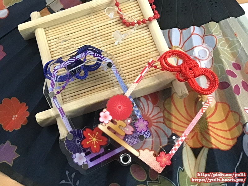 シャカシャカ御守◆アクリルキーホルダー