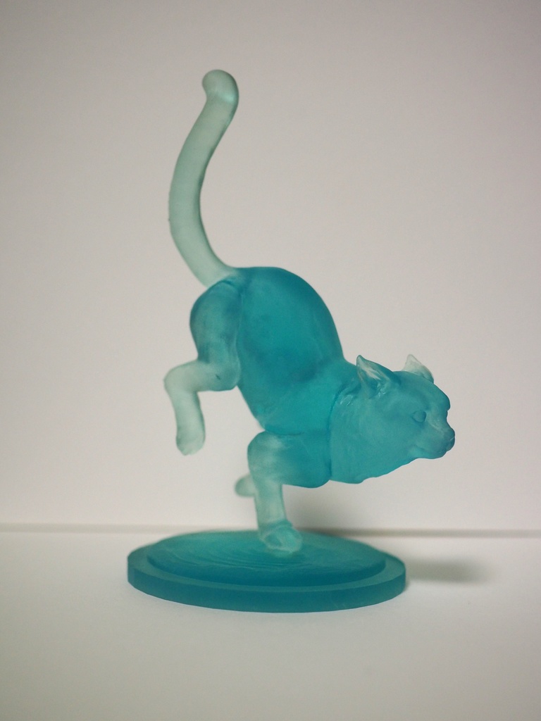 『走る猫』猫フィギュア