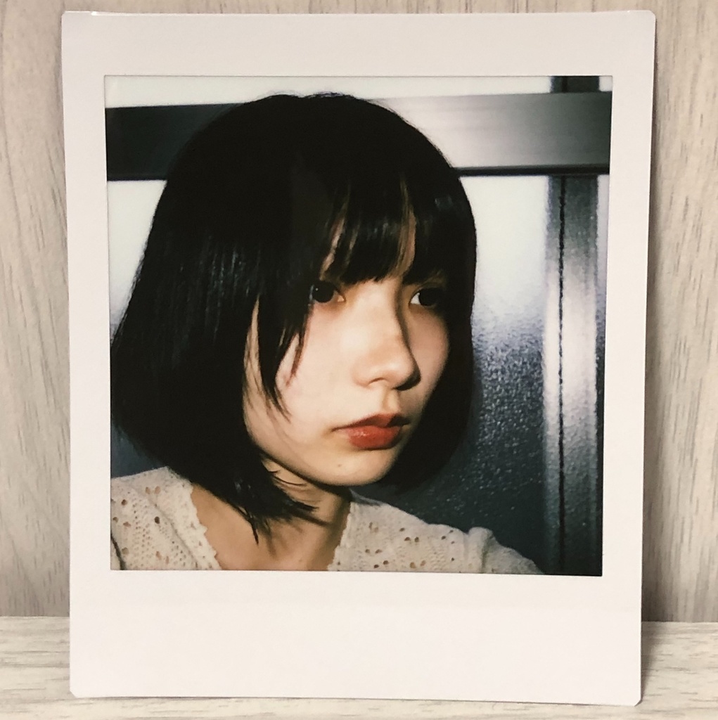 雨の日　room 自撮りチェキ