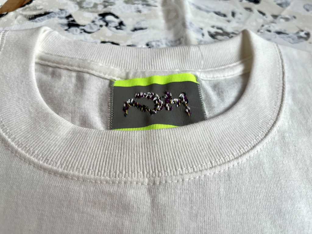 「産声さえ嘘泣きだったかもしれないのに。」手塗りTシャツ