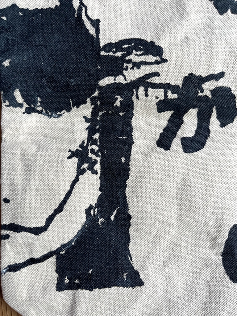 「産声さえ嘘泣きだったかもしれないのに。」手塗りバッグ