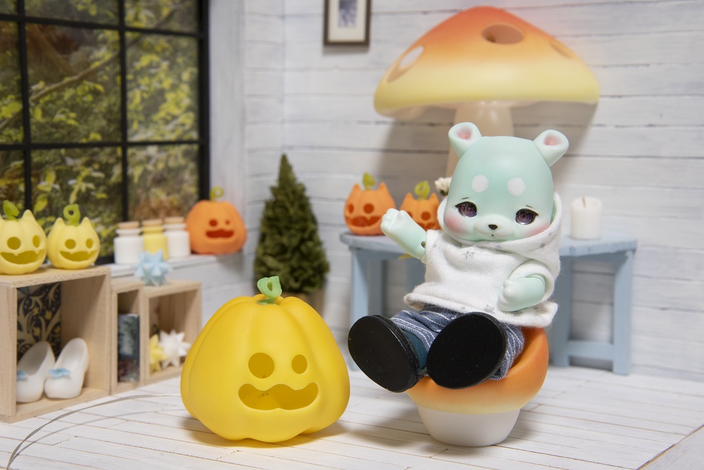 ハロウィンの黄色いかぼちゃランプ