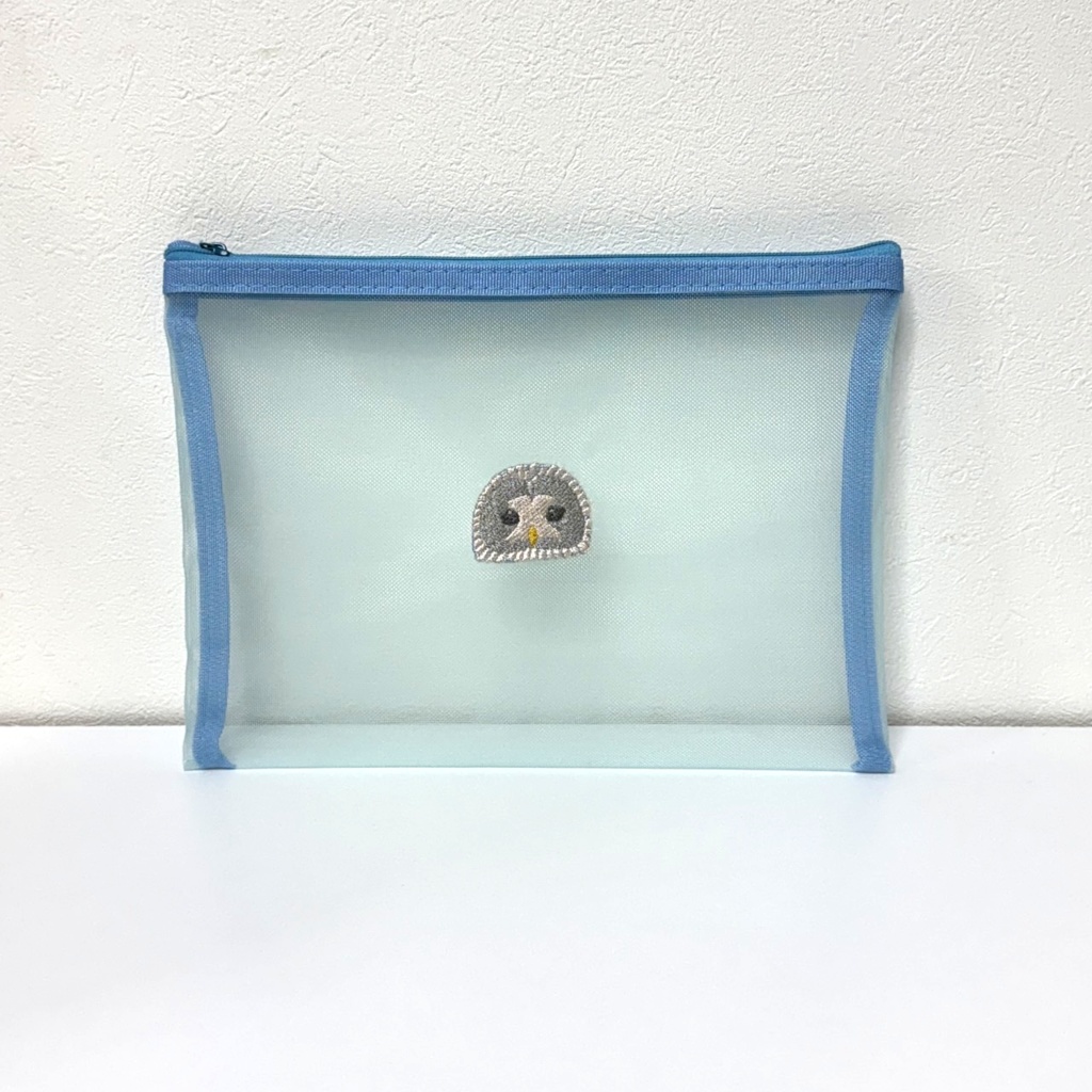 ウラルアウルの刺繍メッシュポーチ
