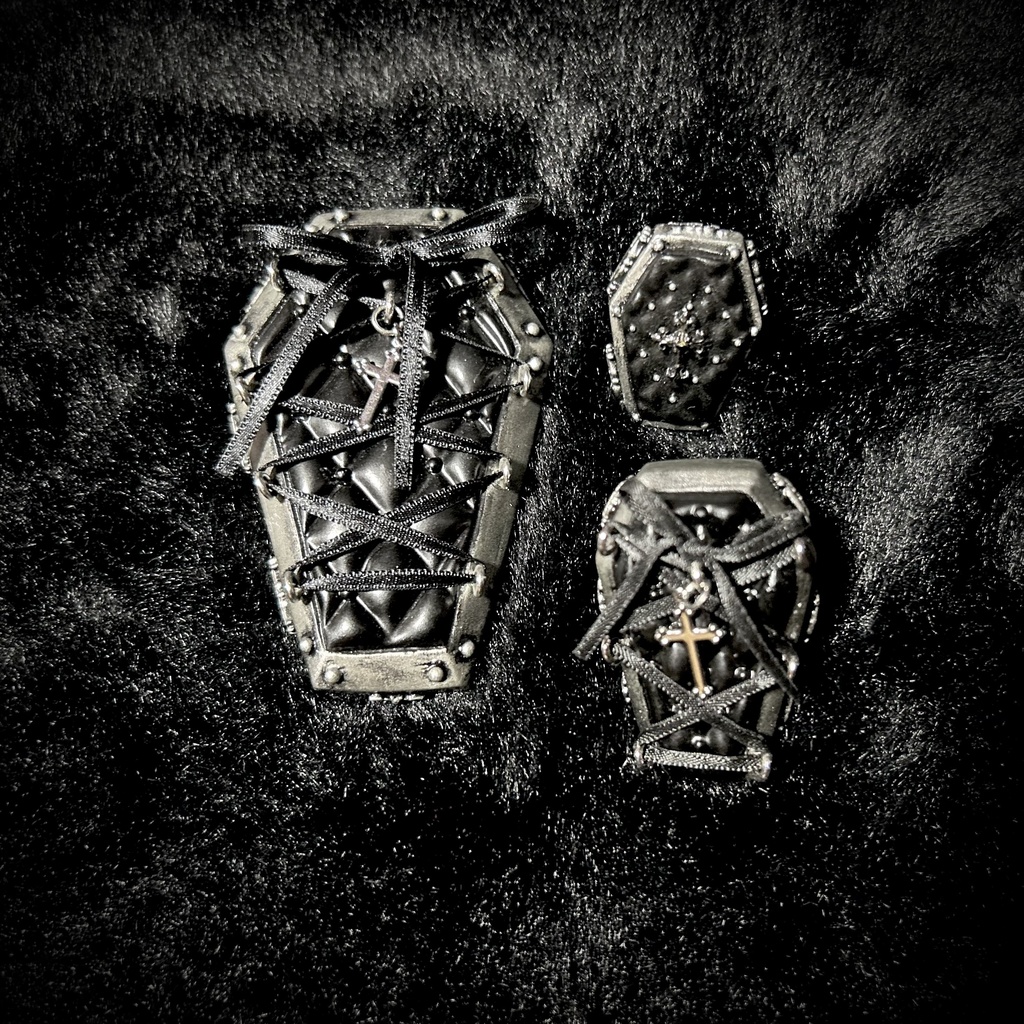 封じられた棺桶ブローチ<タナトスブラック>