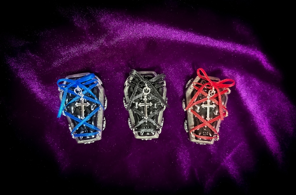 編み上げリボンの棺桶リング<タナトスブラック>