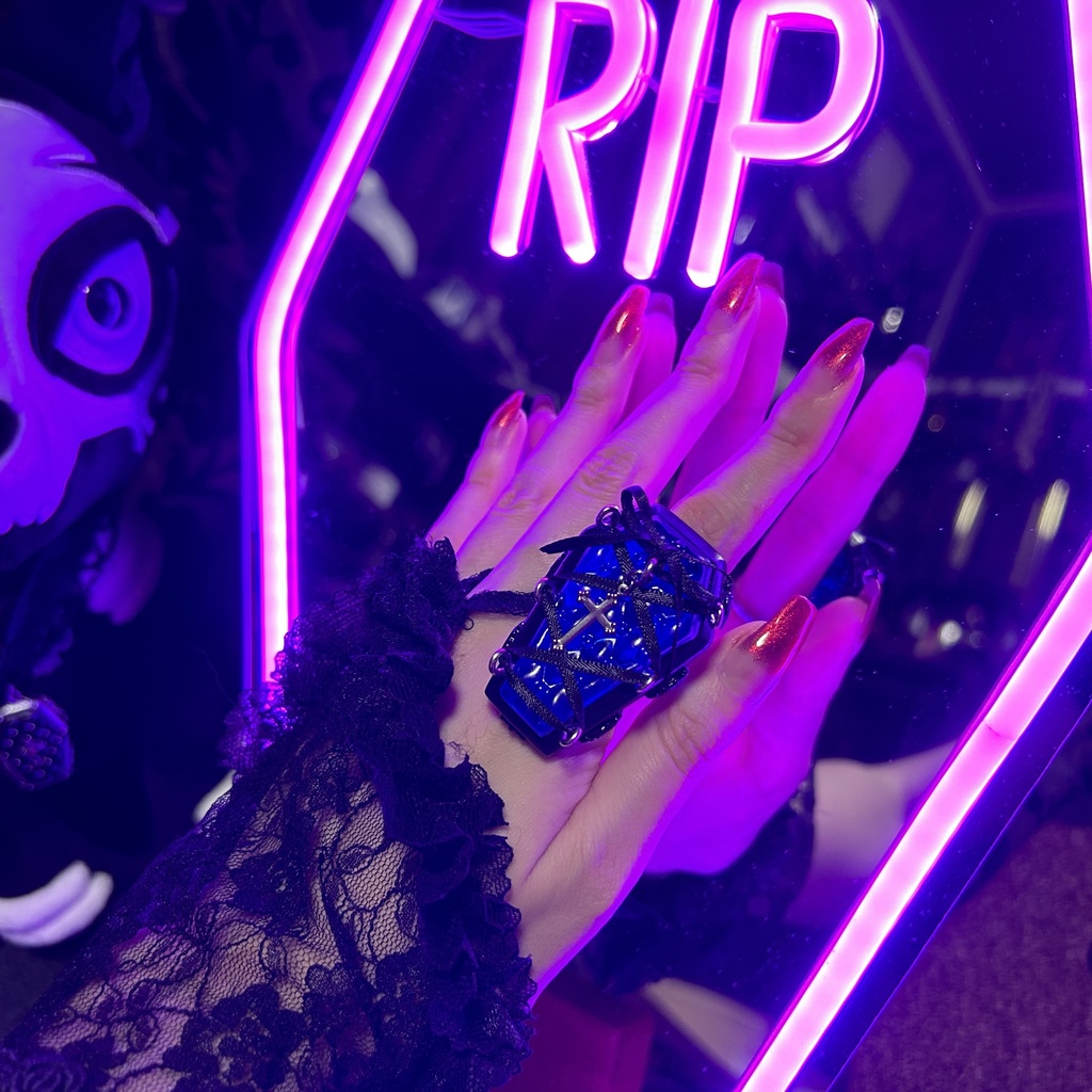 編み上げリボンの棺桶リング<Phamtom coffin>