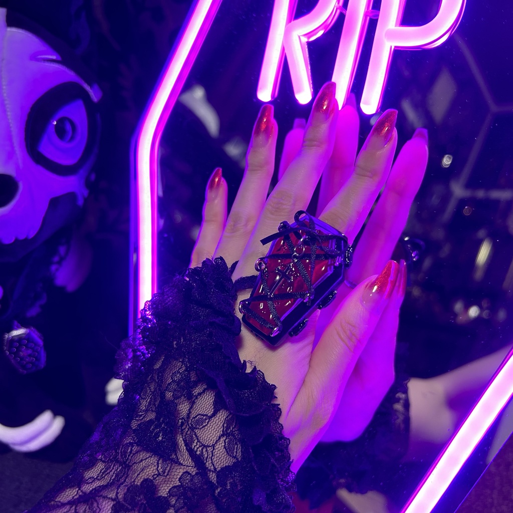 編み上げリボンの棺桶リング<Phamtom coffin>