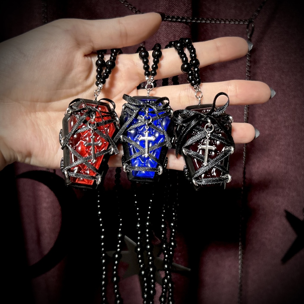 編み上げリボンの棺桶ネックレス<Phamtom coffin>