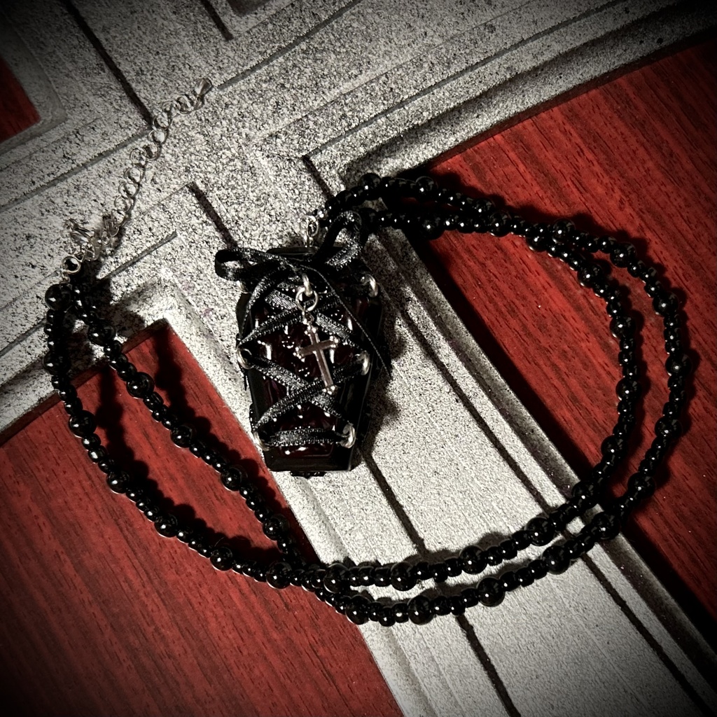 編み上げリボンの棺桶ネックレス<Phamtom coffin>