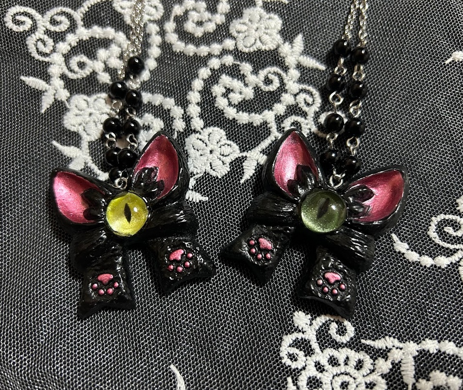 Spooky Cat Ribbon 使い魔のネックレス