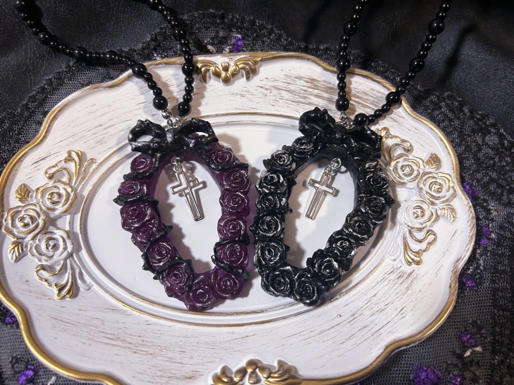 いばら這う葬送のリース<Funeral Rose> ネックレス