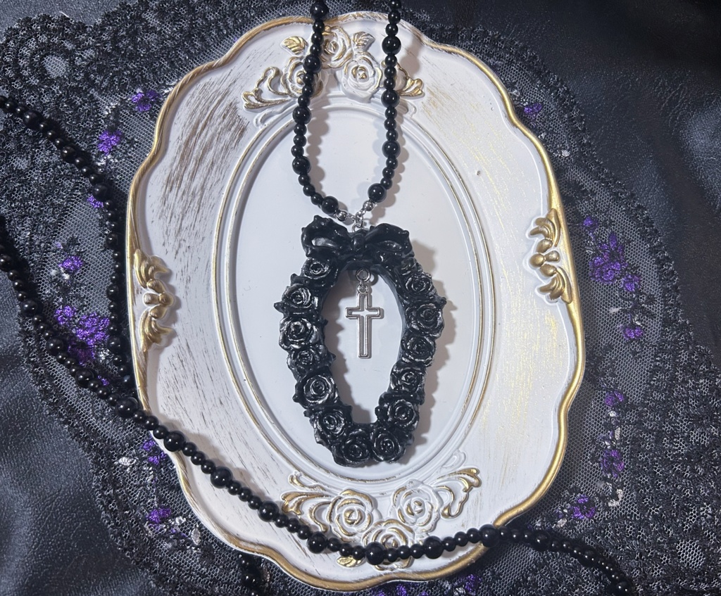 いばら這う葬送のリース<Funeral Rose> ネックレス