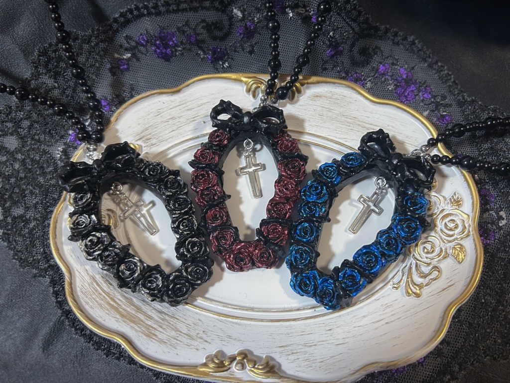 いばら這う葬送のリース＜Funeral Rose＞ ネックレス