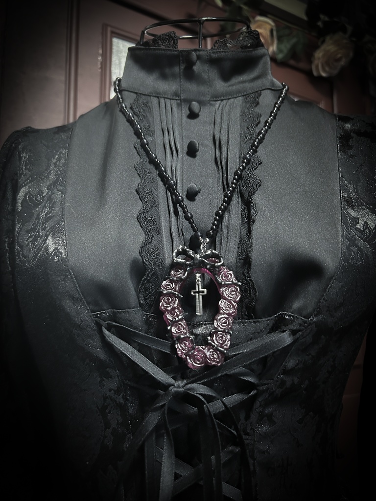 いばら這う葬送のリース<Funeral Rose> ネックレス