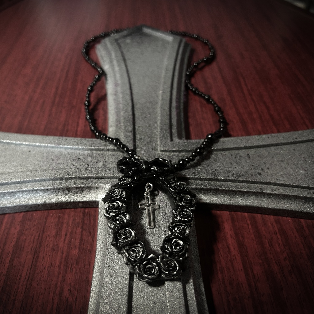 いばら這う葬送のリース<Funeral Rose> ネックレス