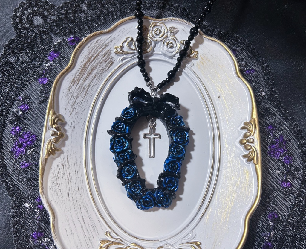 いばら這う葬送のリース<Funeral Rose> ネックレス