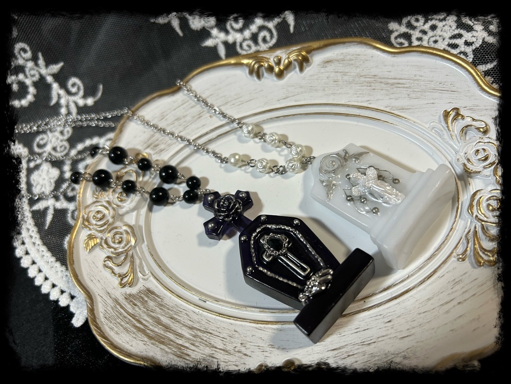 <Rosarium Stone>-薔薇園に佇む墓標-ネックレス