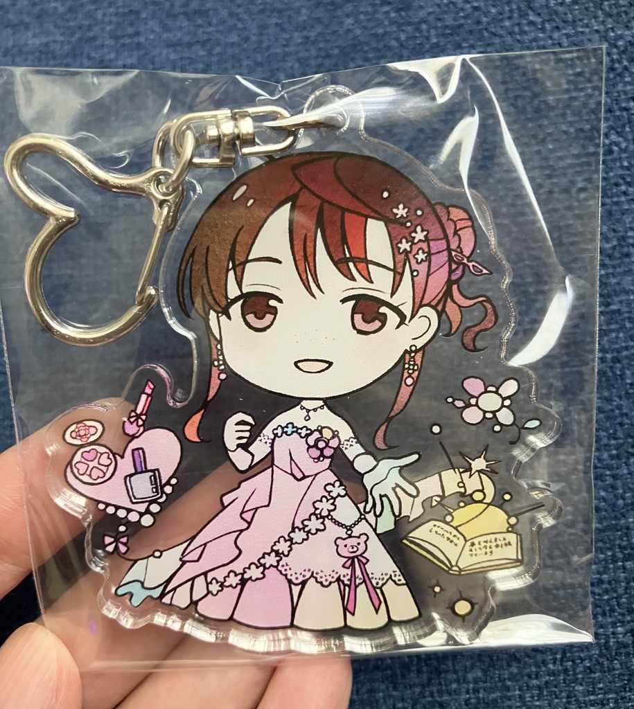 奥山沙織ちゃんアクリルキーホルダー・アクリルスタンド