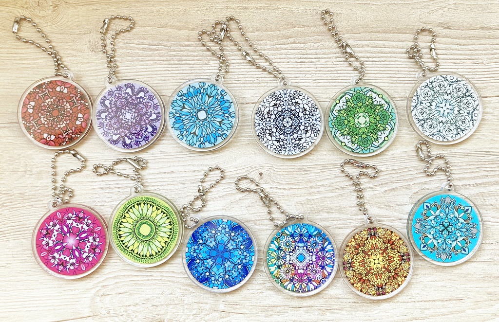 12ヶ月の誕生月の模様・アクリルキーホルダー(試作品)