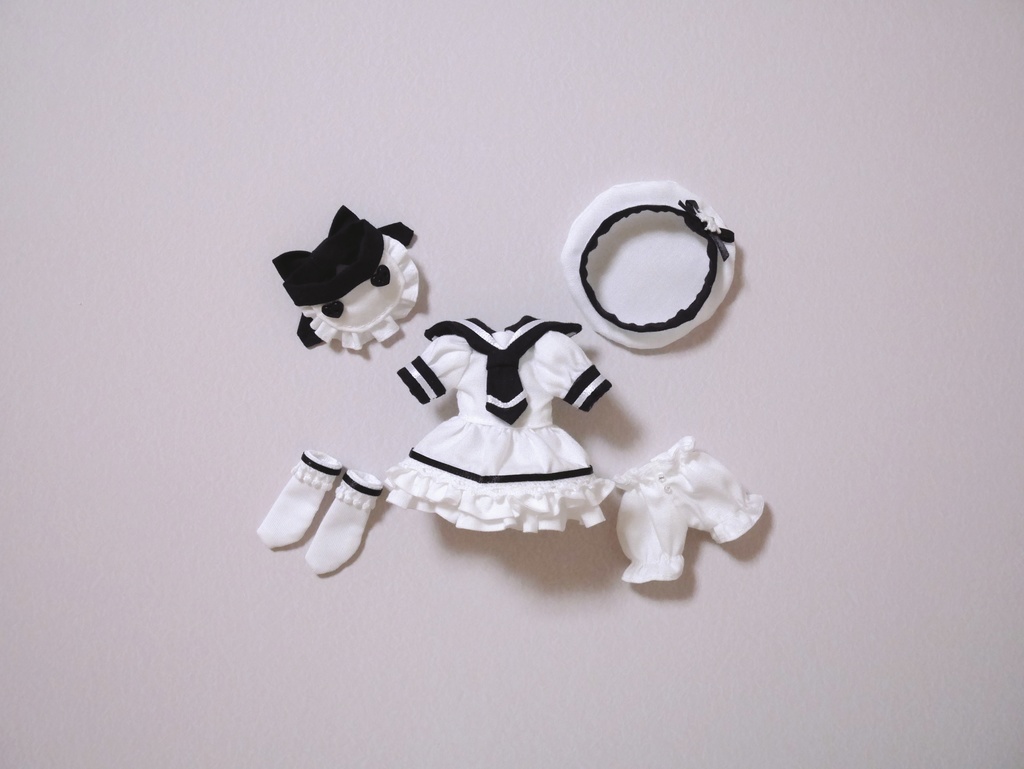 👚【 ピコニーモP & オビツ11 】ドール服 / セーラー服 エプロンワンピース