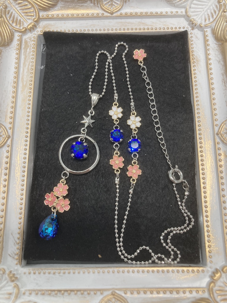 こぼれ桜のネックレス（銀、ピンク、バミューダブルー）