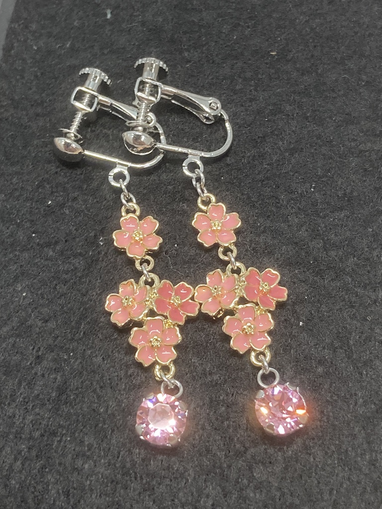 こぼれ桜のイヤリング（銀、ピンク、ローズ）