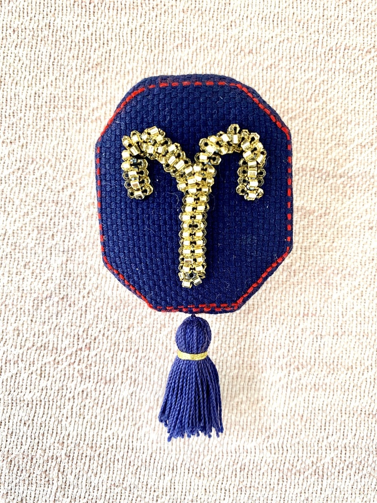 牡羊座　ブローチ