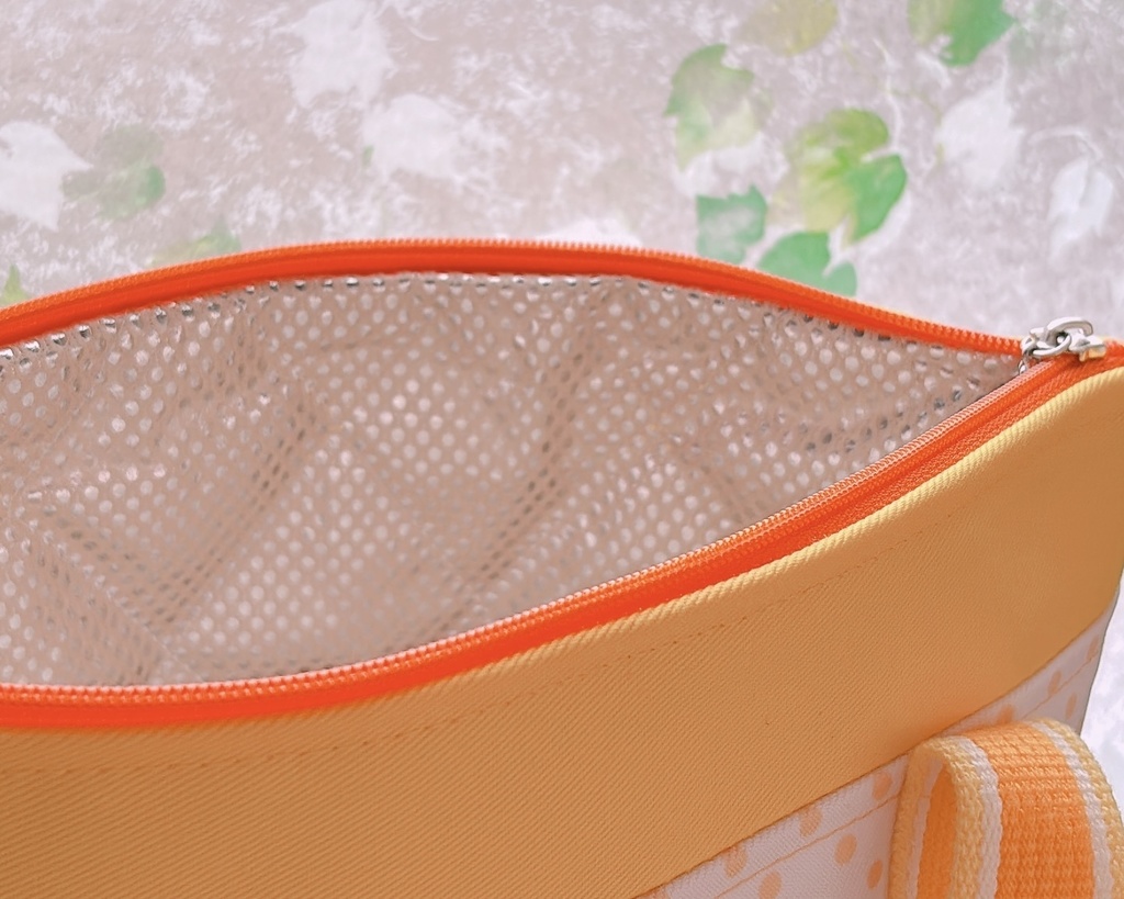 でびるん_保冷ランチトート