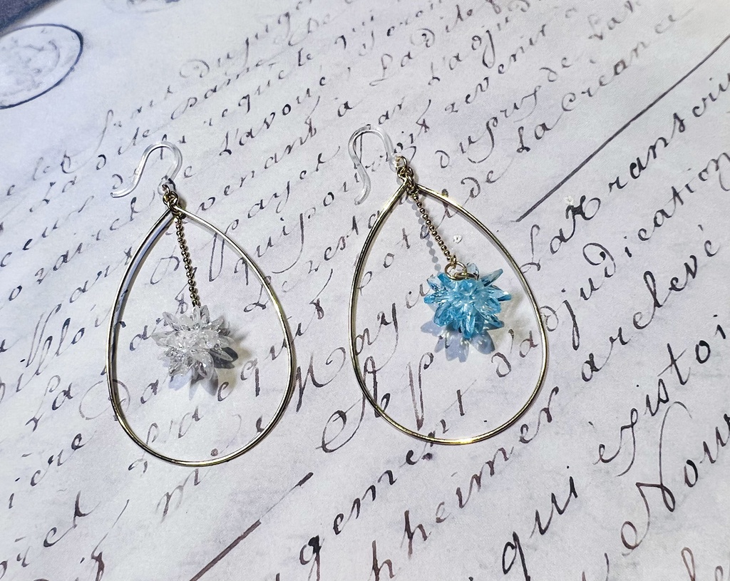 雪結晶キャラモチーフピアス