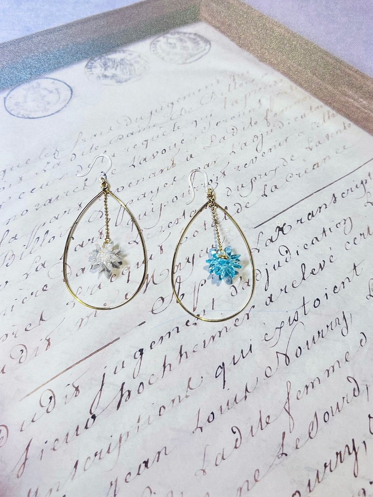 雪結晶キャラモチーフピアス